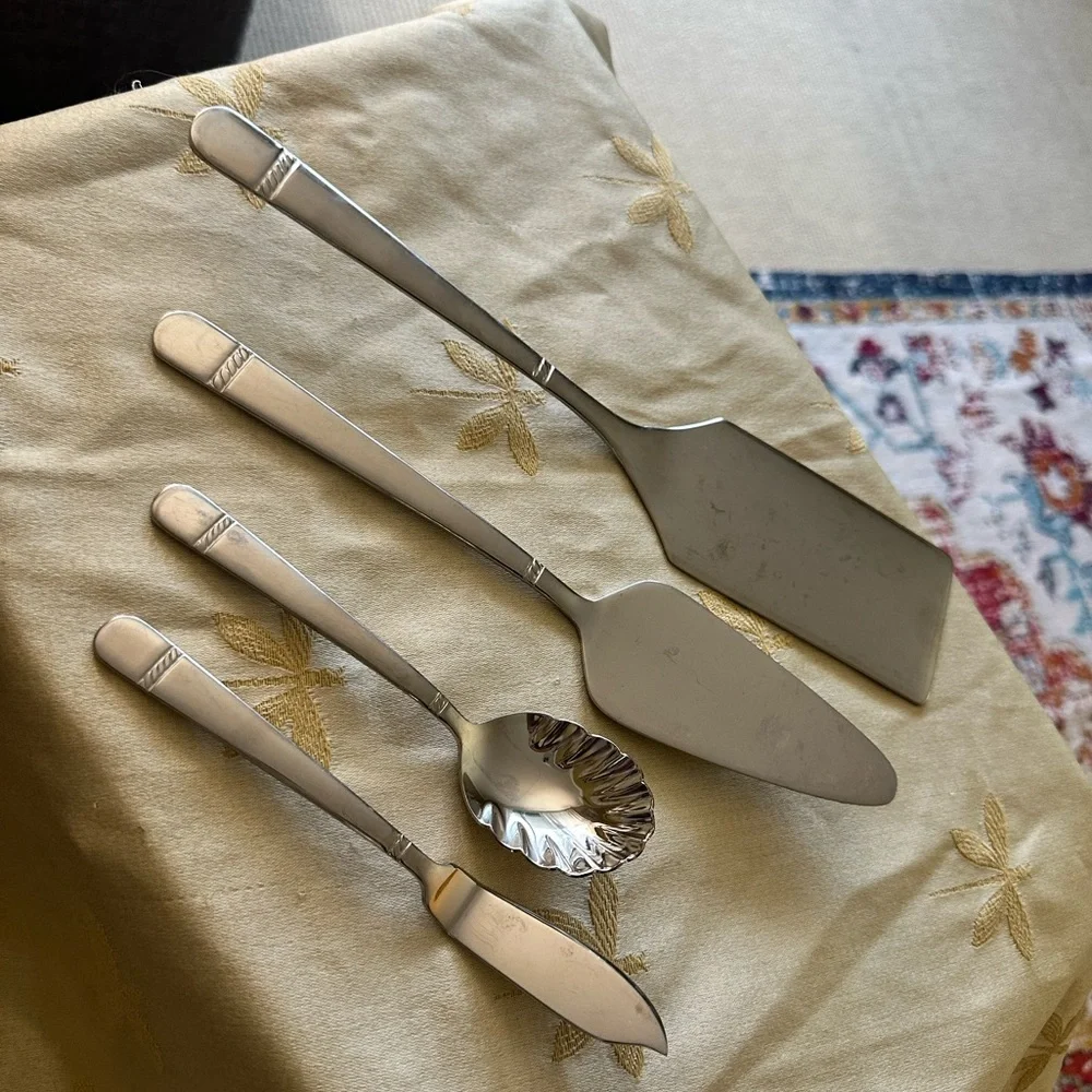 Reed & Barton Set of 4 Brighton Stainless Steel Serving Pieces.